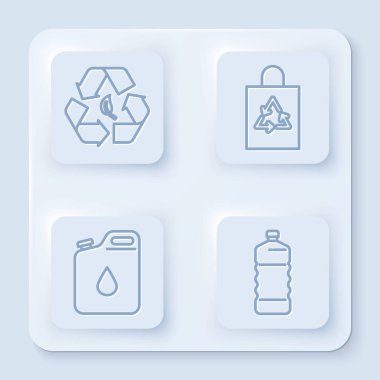 Geri dönüşüm sembolü ve yaprağı, geri dönüşümlü plastik torbayı benzin ve plastik şişe olarak ayarla. Beyaz kare düğme. Vektör