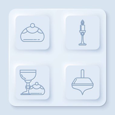 Yahudi pastanesi, şamdanda yanan mum, Yahudi kadehi ve Hanuka sufganiyot ve Hanuka dreidel. Beyaz kare düğme. Vektör