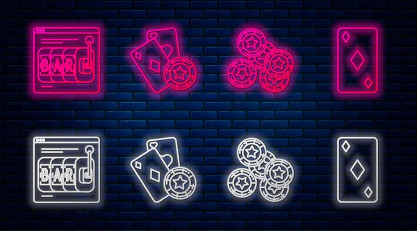 Set line Casino puce et cartes à jouer, jetons de Casino, machine à sous en ligne et de jouer à la carte avec des diamants symbole. Icône lumineuse au néon sur le mur de briques. Vecteur — Image vectorielle