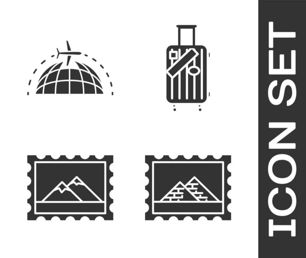 Set de sellos postales y pirámides de Egipto, Globo con avión volador, sello postal y montañas y maleta para viajes y pegatinas icono. Vector — Archivo Imágenes Vectoriales