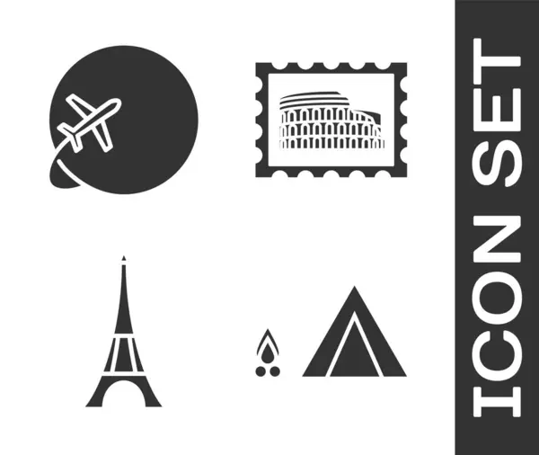 Set Turistický stan s dřevěným ohněm, Globe s létajícím letadlem, Eiffelova věž a poštovní známka a ikona Coliseum. Vektor — Stockový vektor