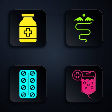 Serum torbası, ilaç şişesi, su toplamış haplar ve Caduceus yılan tıbbi sembolü. Siyah kare düğme. Vektör