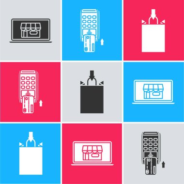 Alışveriş binasını ekran laptopuna, Pos terminalini eklenmiş kredi kartı ve kağıt alışveriş poşeti ikonu ile ayarla. Vektör