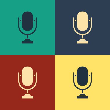 Renkli mikrofon simgesi renk arkaplanında izole edildi. Radyodaki mikrofondan. Sözcü işareti. Klasik tarzda çizim. Vektör İllüstrasyonu