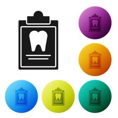 Diş kartı ya da hasta tıbbi kayıtları olan siyah pano beyaz arka planda izole edilmiş. Diş sigortası. Diş sağlığı kliniği raporu. Renkli daire düğmelerini ayarlayın. Vektör İllüstrasyonu