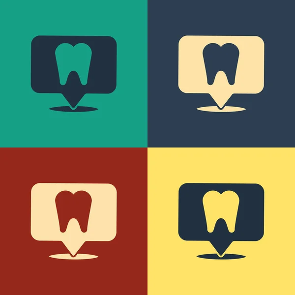 Kolor Lokalizacja kliniki stomatologicznej ikona izolowane na tle koloru. Rysowanie w stylu vintage. Ilustracja wektora — Wektor stockowy