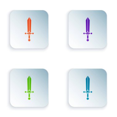 Renkli Ortaçağ kılıç simgesi beyaz arkaplanda izole edildi. Kare düğmelere simgeleri yerleştir. Vektör İllüstrasyonu