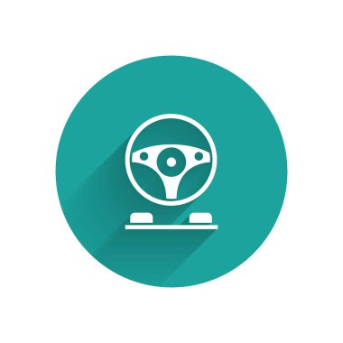 Beyaz Yarış Simülatörü kokpit ikonu uzun gölgeli izole edilmiş. Oyun aksesuarı. Simülasyon oyunu için Gadget. Yeşil daire düğmesi. Vektör İllüstrasyonu