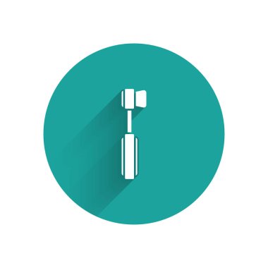 Uzun gölgeli beyaz diş fırçası simgesi. Yeşil daire düğmesi. Vektör İllüstrasyonu