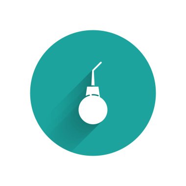 Beyaz Enema armut simgesi uzun gölgeli. Tıbbî kauçuk. Yeşil daire düğmesi. Vektör İllüstrasyonu