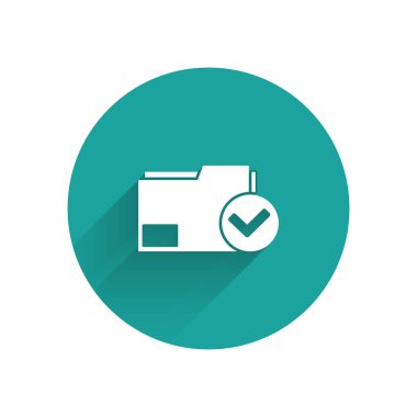 Beyaz Belge dizini ve işaretleme simgesi uzun gölgede izole edildi. Kontrol listesi simgesi. İş konsepti. Yeşil daire düğmesi. Vektör İllüstrasyonu