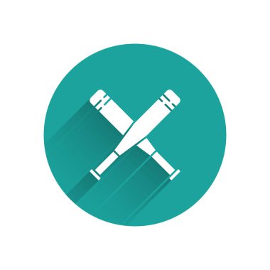 Beyaz Haç beyzbol sopası ikonu uzun gölgeli. Yeşil daire düğmesi. Vektör İllüstrasyonu