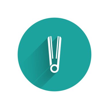 Saç ikonu için uzun gölgeli beyaz saç maşası. Saç düzleştirici ikonu. Yeşil daire düğmesi. Vektör İllüstrasyonu