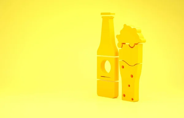 Žluté pivo láhev a skleněná ikona izolované na žlutém pozadí. Symbol alkoholického nápoje. Minimalismus. 3D ilustrace 3D vykreslení — Stock fotografie