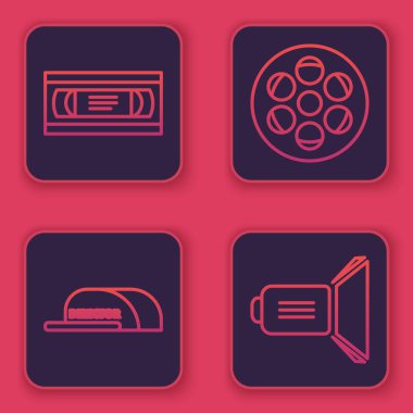 Vhs 'in video kaset kasetini, yazı yönetmeni, film makarası ve spot ışıklarıyla Cap' i ayarla. Mavi kare düğme. Vektör