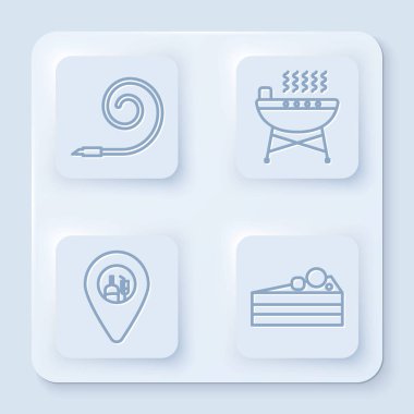 Doğum günü kornasını, ızgara ızgarasını, alkolü veya birayı ve keki ayarlayın. Beyaz kare düğme. Vektör