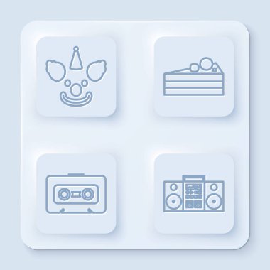 Palyaço kafası, pasta, Retro ses kaseti ve iki hoparlörlü ev teybi ayarla. Beyaz kare düğme. Vektör