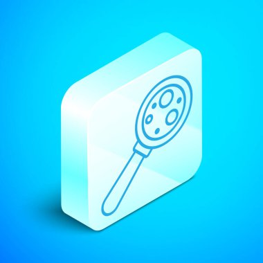 Mavi arkaplanda izole edilmiş büyüteç simgesi altındaki Isometric çizgisi mikroorganizmaları. Bakteri ve mikroplar, hücre kanseri, mikrop, virüs, mantar. Gümüş kare düğme. Vektör İllüstrasyonu
