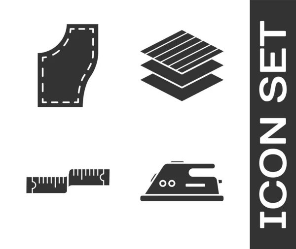 Set elektrisch strijkijzer, naaipatroon, meetlint en textiel rolpictogram. Vector — Stockvector