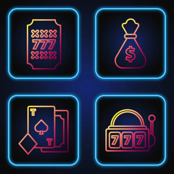 Игровой автомат с джекпотом Lucky Sevens, игральная карта с пиками, игровой автомат с счастливым джекпотом Lucky Sevens и мешком Money. Градиентные цветные иконки. Вектор — стоковый вектор