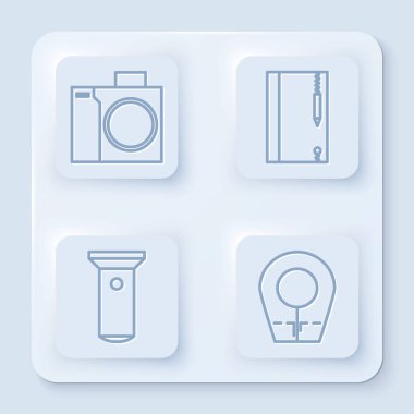 Fotograf makinesini dalgıç için ayarla, sualtı not defteri ve kalem, el feneri ve dalış başlığı. Beyaz kare düğme. Vektör