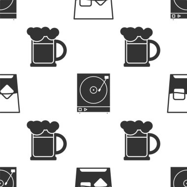 Bir bardak viski ve buz, vinil diskli vinil çalar ve dikişsiz bira kupası. Vektör