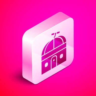 Pembe arka planda izole edilmiş Isometric Astronomik Gözlemevi simgesi. Teleskoplu bir gözlemevi. Bilimsel kurum. Gümüş kare düğme. Vektör İllüstrasyonu