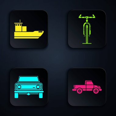 Kamyonet, kargo gemisi, off road car ve bisiklet ayarlayın. Siyah kare düğme. Vektör