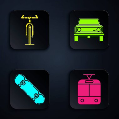 Tramvay ve tren seti, bisiklet, kaykay ve off road vagonu. Siyah kare düğme. Vektör