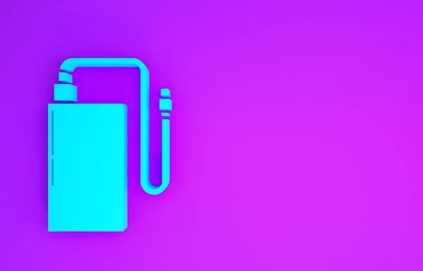紫色の背景に分離された異なる充電ケーブルアイコンを持つブルーパワーバンク ポータブル充電装置 最小限の概念 3Dイラスト3Dレンダリング — ストック写真