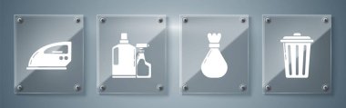 Çöp tenekesi, çöp torbası, plastik şişeler sıvı bulaşık deterjanı ve elektrikli ütü. Kare cam paneller. Vektör