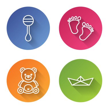 Hattı çıngıraklı bebek oyuncağı, bebek ayak izleri pelüş oyuncak ve katlanmış kağıt tekne. Renkli daire düğmesi. Vektör
