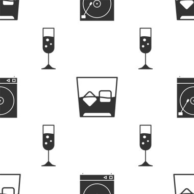 Vinil çalar, vinil disk, bir bardak viski ve buz ve bir kadeh şampanya ile kusursuz bir şampanyayı ayarlayın. Vektör