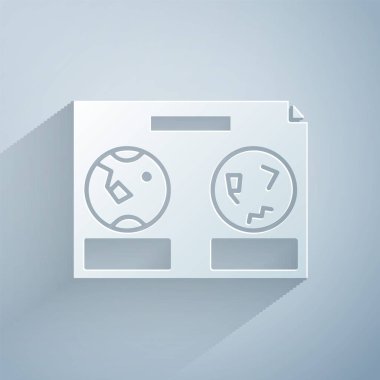 Kağıt kesiği gökyüzü simgesinin göksel haritası gri arkaplanda izole edilmiş. Yıldızlı yarımküre. Planisphere ve takımyıldızlar. Kağıt sanatı tarzı. Vektör İllüstrasyonu