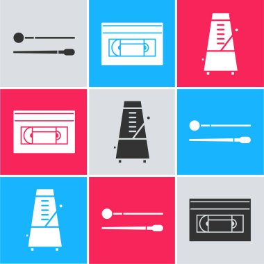 Bateri çubukları, VHS video kaset ve sarkacın hareket simgesiyle Metronome 'u ayarla. Vektör