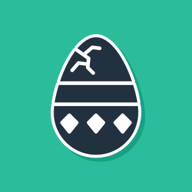 Mavi çatlamış yumurta ikonu yeşil arka planda izole edilmiş. Mutlu Paskalyalar. Vektör İllüstrasyonu