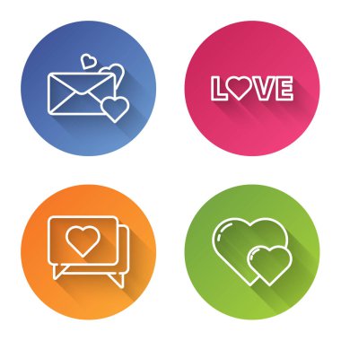 Zarfı kalple, aşk metniyle, kalp ve kalple ayarla. Renkli daire düğmesi. Vektör