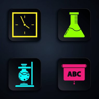 Tebeşir tahtası, saat, cam test tüpü tüpü, test tüpü ve matara kimya laboratuvarını ateşe verin. Siyah kare düğme. Vektör