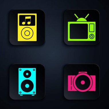 Fotoğraf makinesi, müzik çalar, müzik hoparlörü ve televizyon ayarla. Siyah kare düğme. Vektör