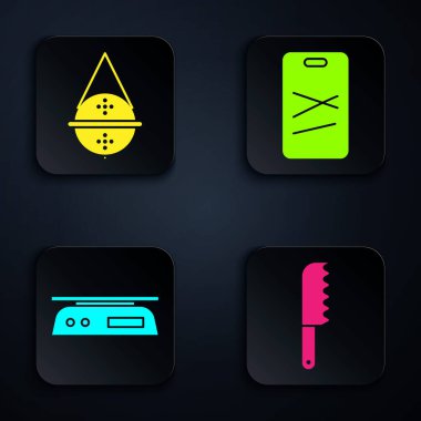 Ekmek bıçağı, çay süzgeci, elektronik pullar ve kesme tahtası. Siyah kare düğme. Vektör