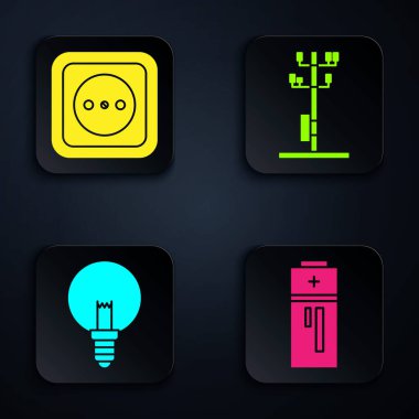 Bataryayı, elektrik prizini, ampulü ve yüksek voltajlı elektrik direğini ayarla. Siyah kare düğme. Vektör