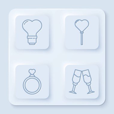 Ampul şeklinde bir kalp, kalp şeklinde balonlar, alyanslar ve bir kadeh şampanya. Beyaz kare düğme. Vektör