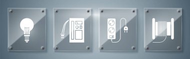Elektrik kablolarını makara ya da davula, elektrik uzatma kablosuna, pil ve ampulü fikir kavramına göre ayarla. Kare cam paneller. Vektör