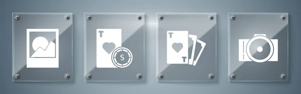 Conjunto Cámara Fotos Naipes Con Símbolo Del Corazón Chip Casino — Vector de stock