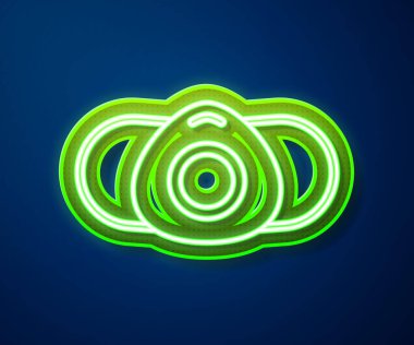 Parlayan neon hattı tıbbi koruyucu maske ikonu mavi arka planda izole edildi. Vektör İllüstrasyonu