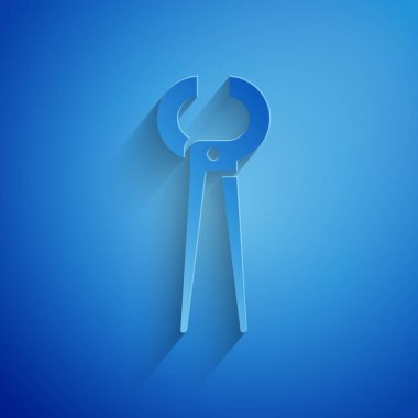 Kağıt kesiği kıskaç ve kerpeten simgesi mavi arka planda izole edilmiş. Kıskaçlar endüstri mekanik tesisat aletini çalıştırır. Kağıt sanatı tarzı. Vektör İllüstrasyonu