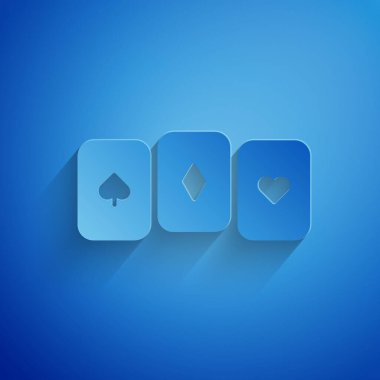 Kağıt kesiği Oynatma simgesi mavi arkaplanda izole edildi. Kumarhane kumarı. Kağıt sanatı tarzı. Vektör İllüstrasyonu