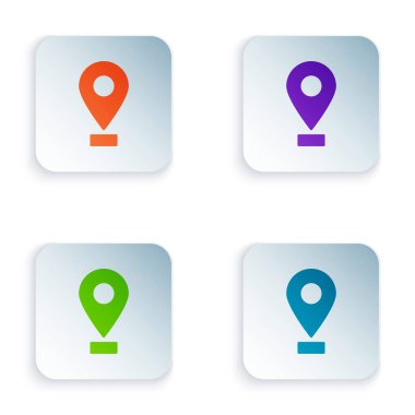 Beyaz arkaplanda izole edilmiş renk haritası simgesi. Navigasyon, işaret, konum, harita, GPS, yön, yer, pusula, arama konsepti. Kare düğmelere renkli simgeleri yerleştir. Vektör İllüstrasyonu