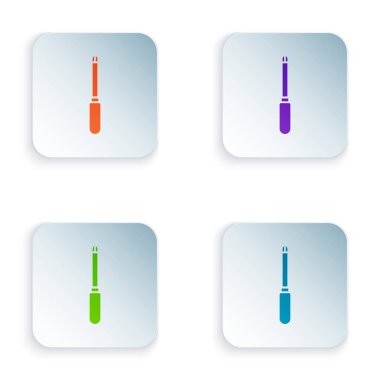 Renkli tornavida simgesi beyaz arkaplanda izole edildi. Servis aracı sembolü. Kare düğmelere renkli simgeleri yerleştir. Vektör İllüstrasyonu