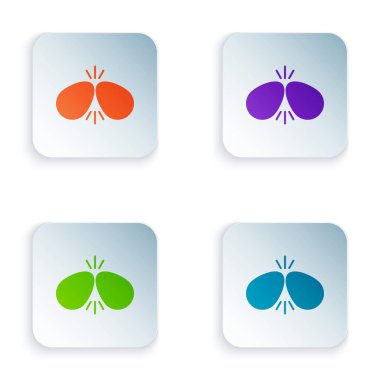 Beyaz arka planda izole edilmiş renkli Paskalya yumurtası simgesi. Birbirini kıran iki yumurta. Mutlu Paskalyalar. Kare düğmelere renkli simgeleri yerleştir. Vektör İllüstrasyonu